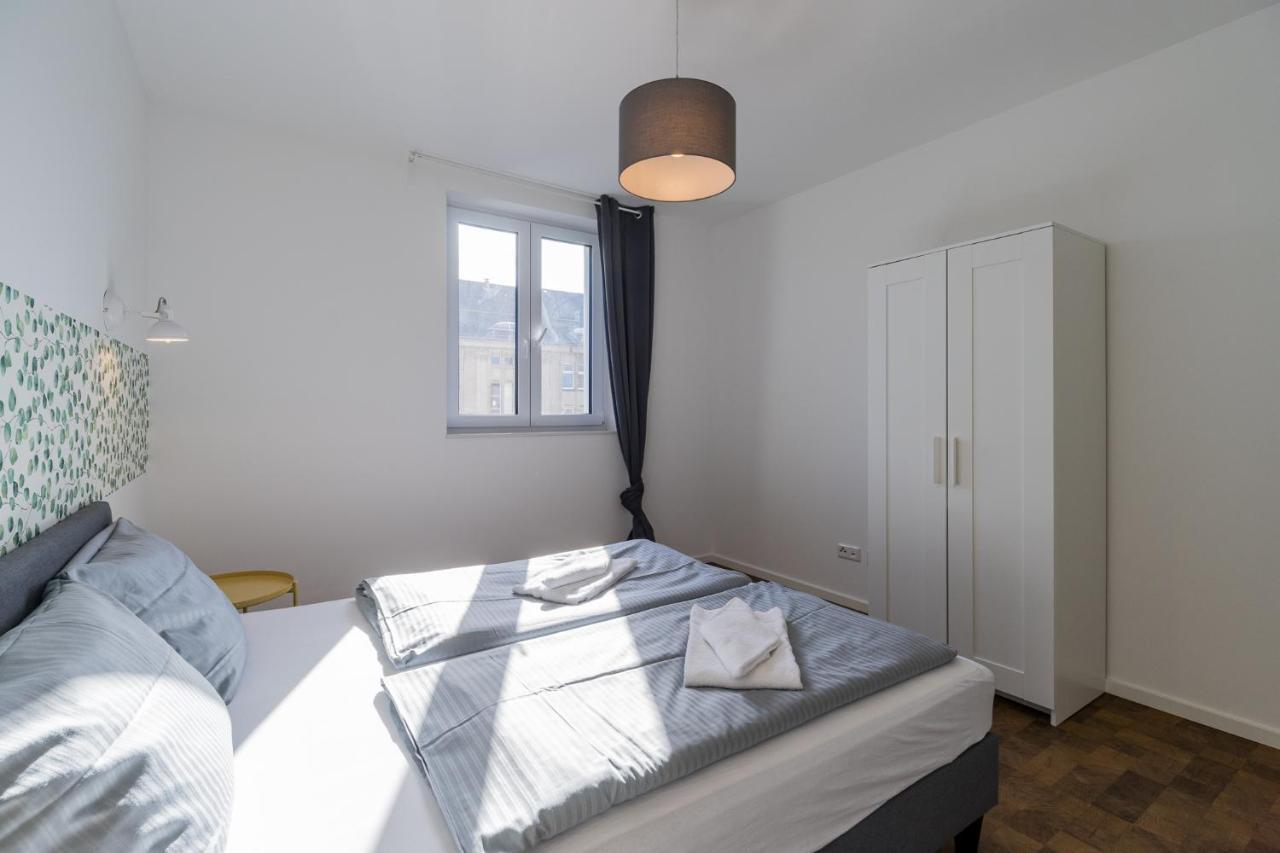 Two-Bedroom Apartment Balcony,1287418531:JPEG